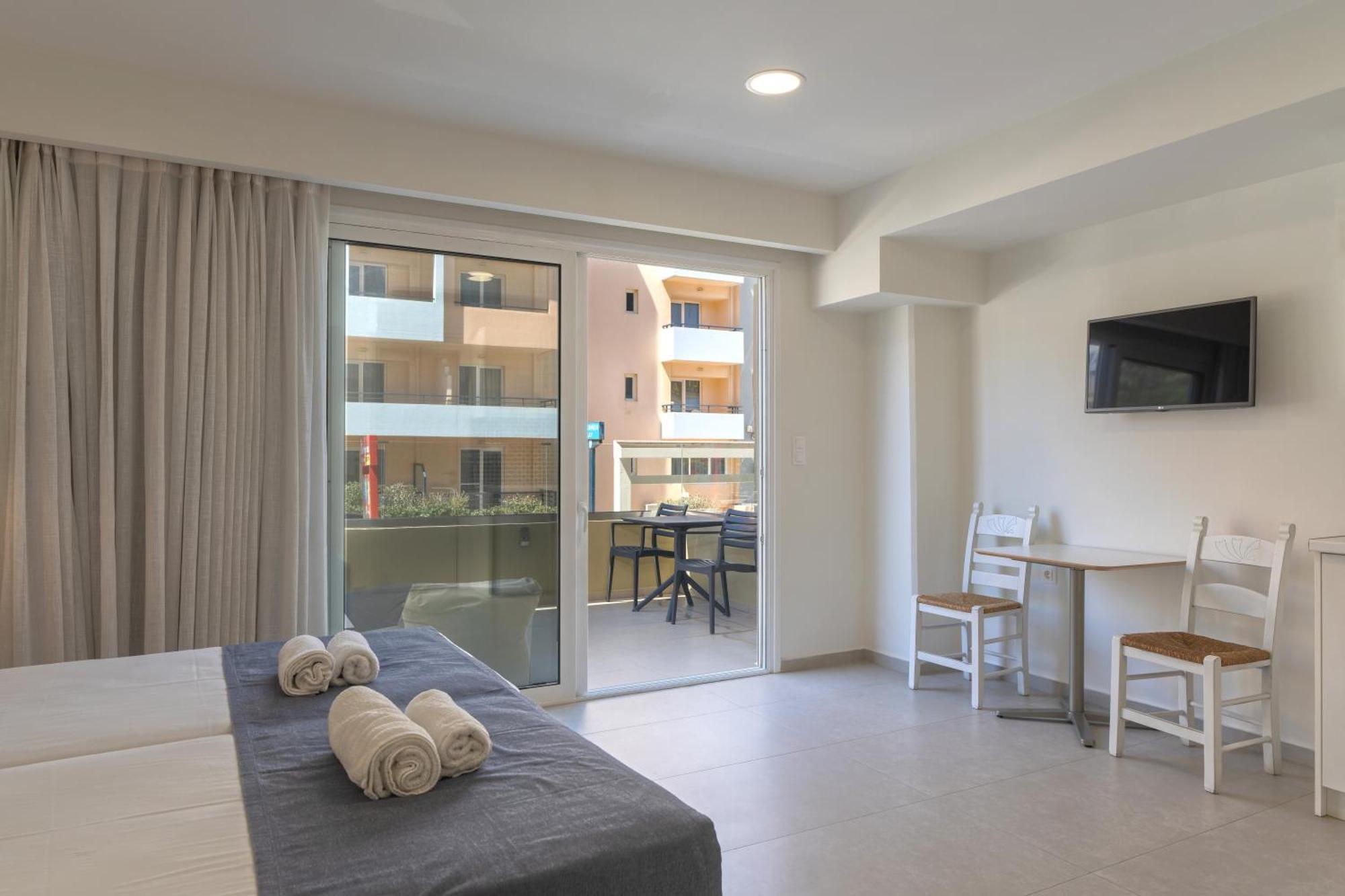 Meltemi Coast Suites Réthimno Kültér fotó